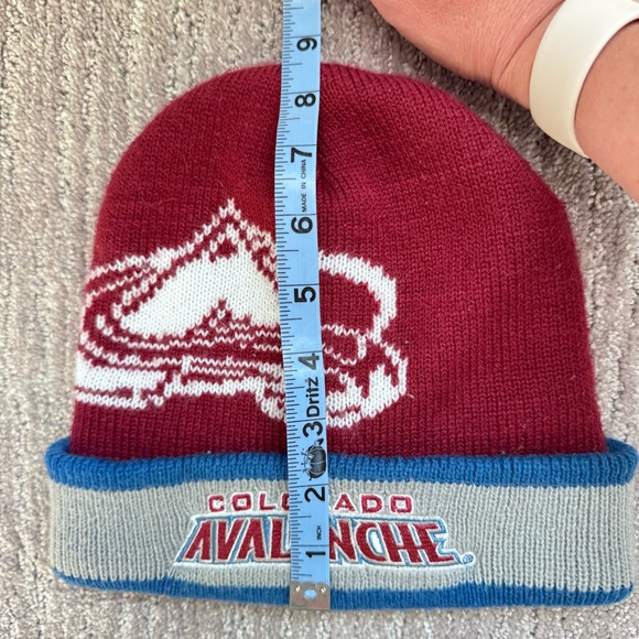 EUC Colorado Avalanche NHL Hockey Team Beanie OS Winter Snow One Size - Picture 3 of 4